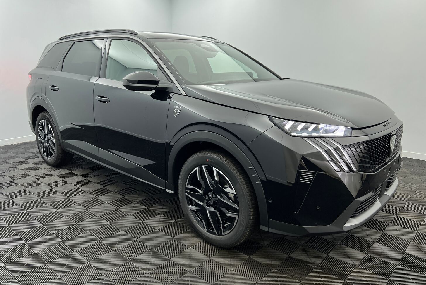 PEUGEOT 5008 SUV Hybride Essence