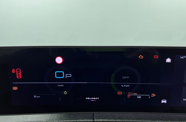 PEUGEOT 5008 SUV Hybride Essence