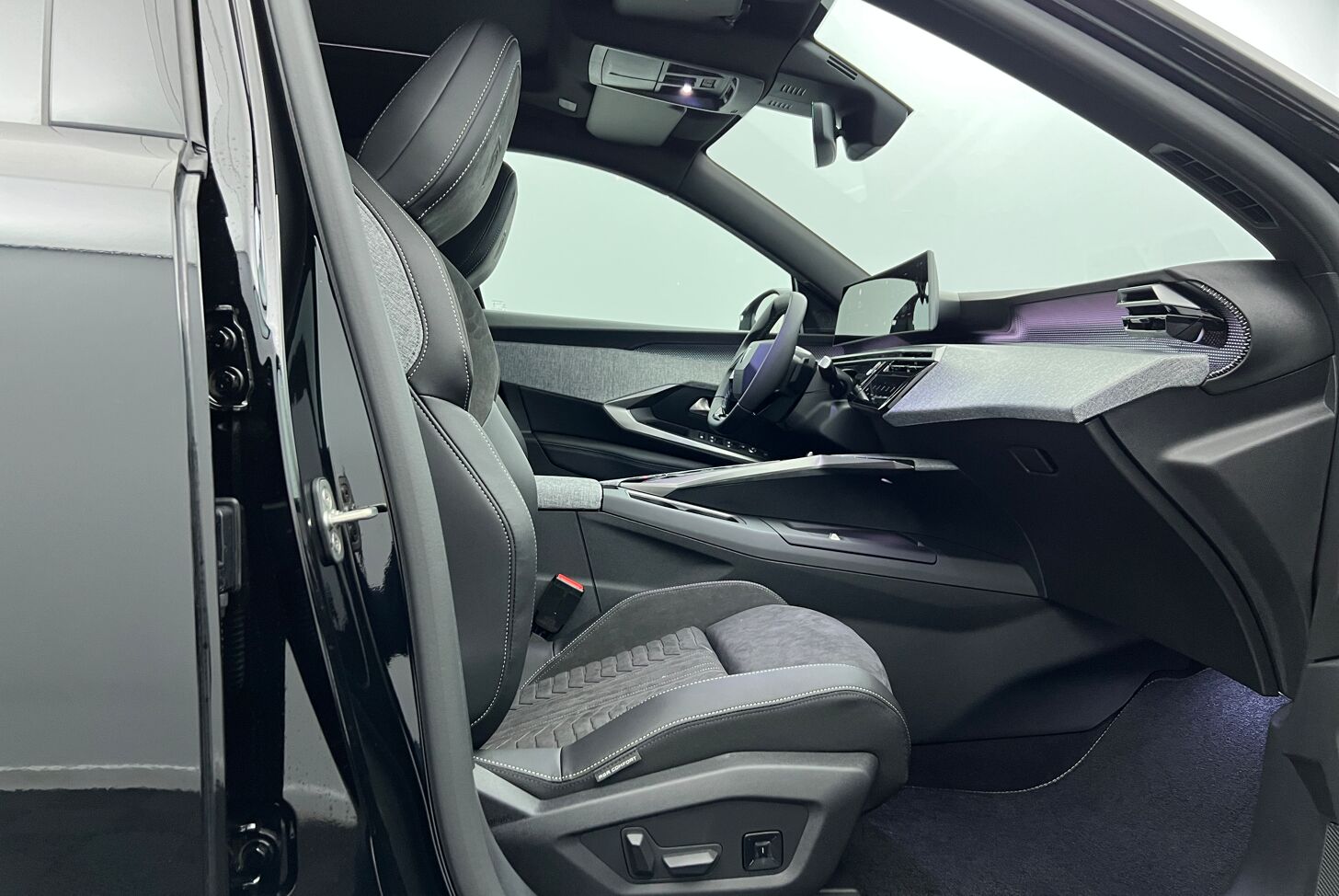 PEUGEOT 5008 SUV Hybride Essence