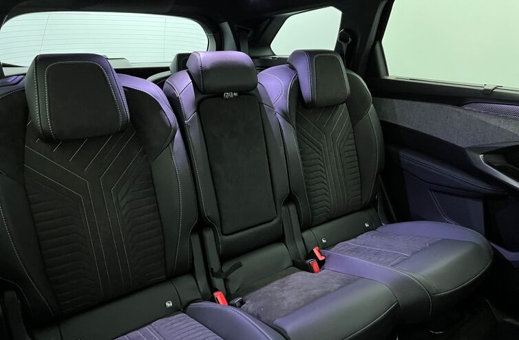 PEUGEOT 5008 SUV Hybride Essence