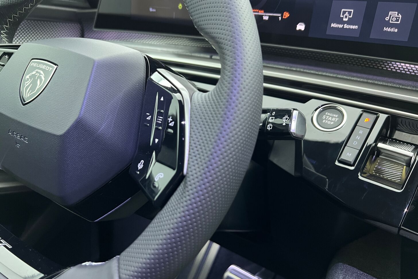 PEUGEOT 5008 SUV Hybride Essence