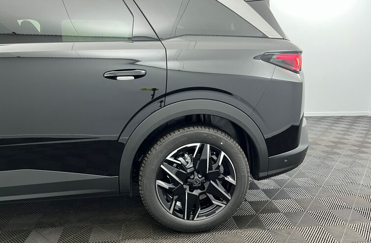 PEUGEOT 5008 SUV Hybride Essence