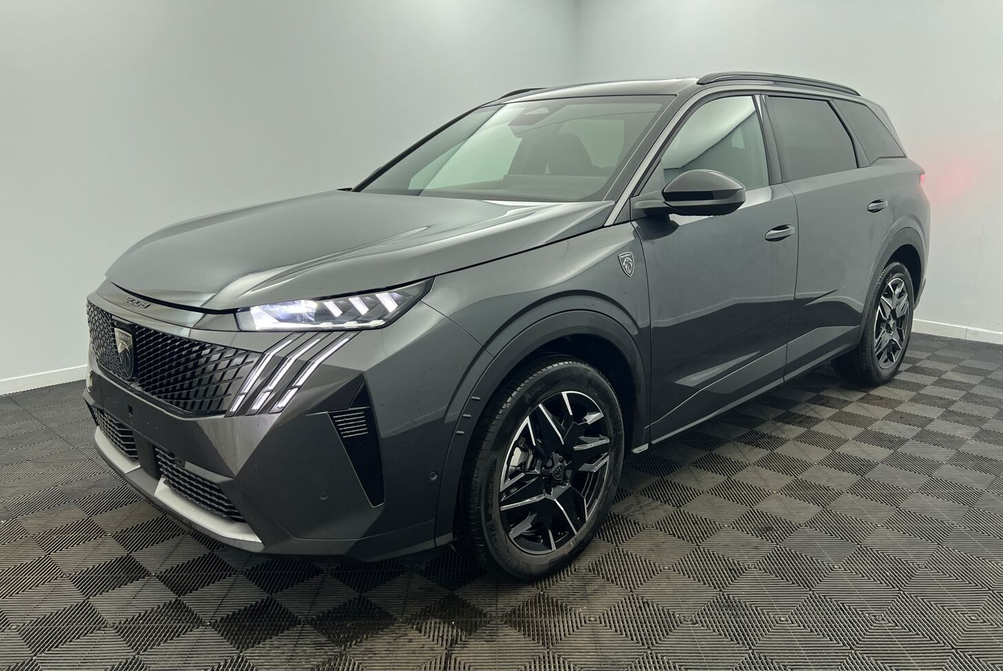 PEUGEOT 5008 SUV Hybride Essence