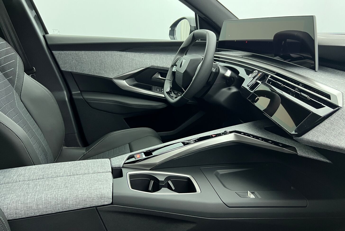 PEUGEOT 5008 SUV Hybride Essence