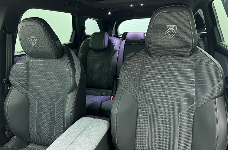 PEUGEOT 5008 SUV Hybride Essence