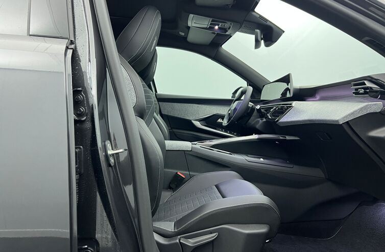 PEUGEOT 5008 SUV Hybride Essence