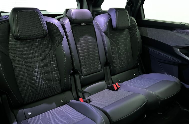 PEUGEOT 5008 SUV Hybride Essence