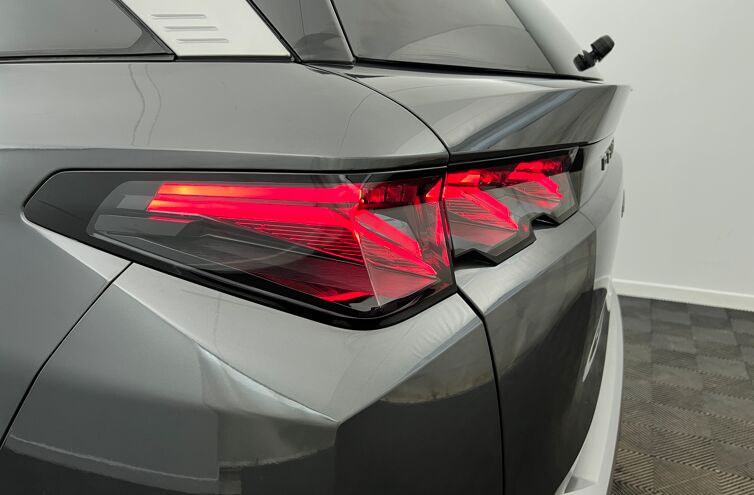 PEUGEOT 5008 SUV Hybride Essence