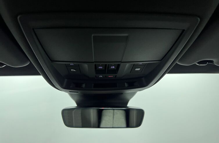 PEUGEOT 5008 SUV Hybride Essence