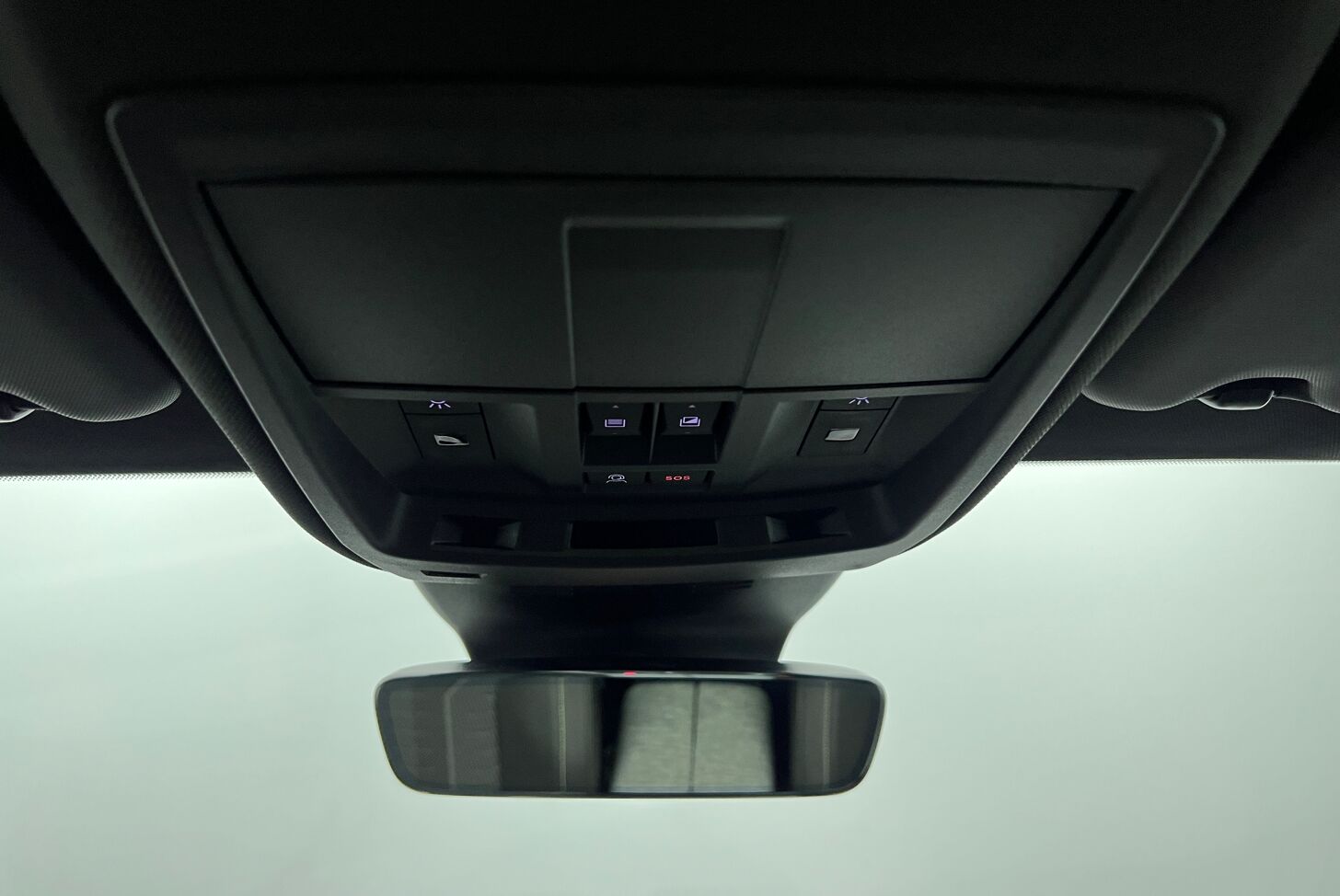 PEUGEOT 5008 SUV Hybride Essence