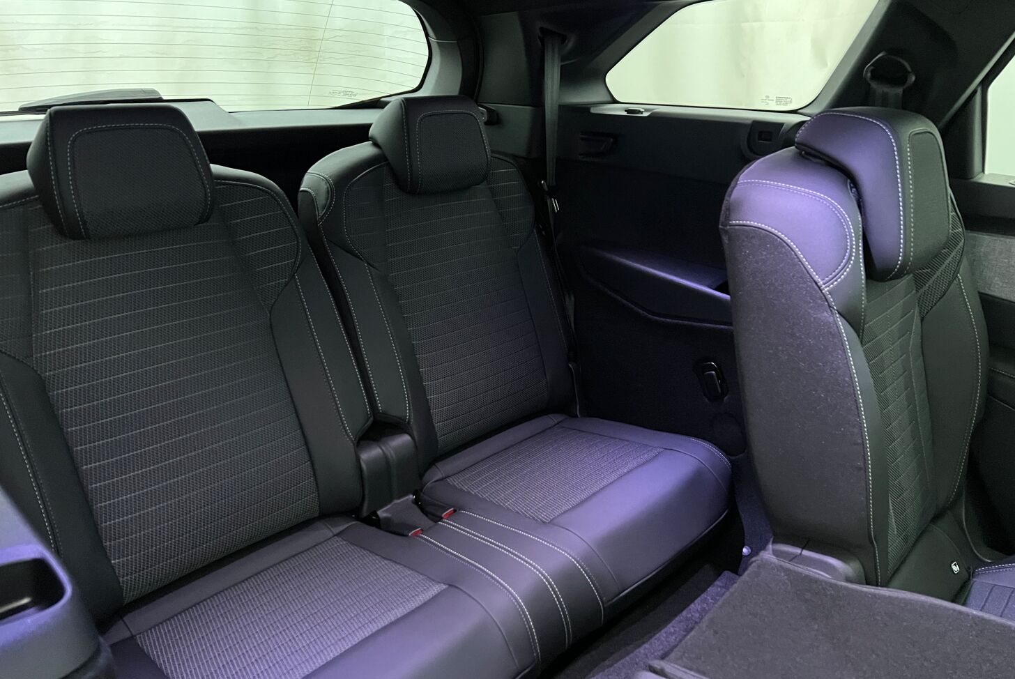 PEUGEOT 5008 SUV Hybride Essence