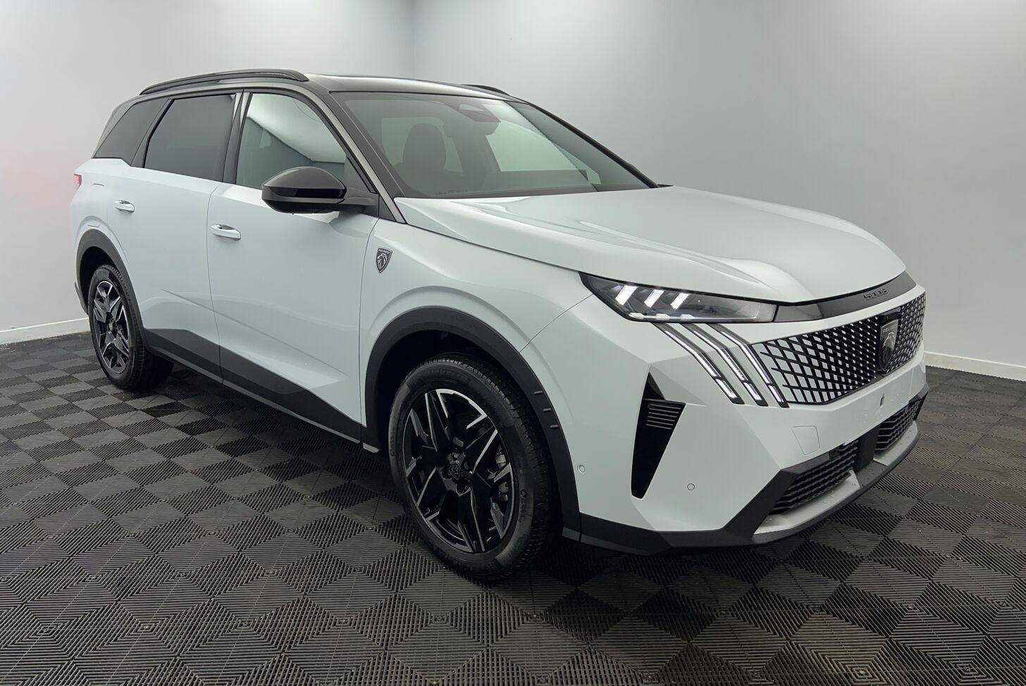 PEUGEOT 5008 SUV Hybride Essence