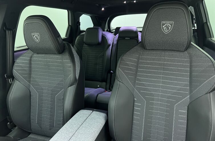 PEUGEOT 5008 SUV Hybride Essence