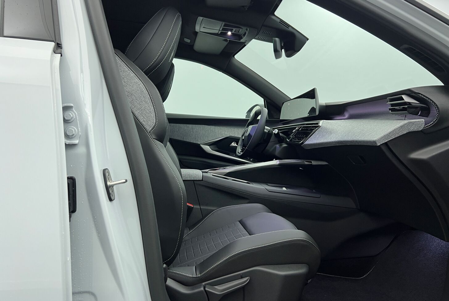 PEUGEOT 5008 SUV Hybride Essence