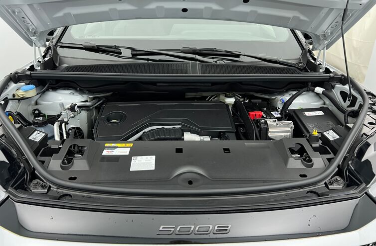 PEUGEOT 5008 SUV Hybride Essence