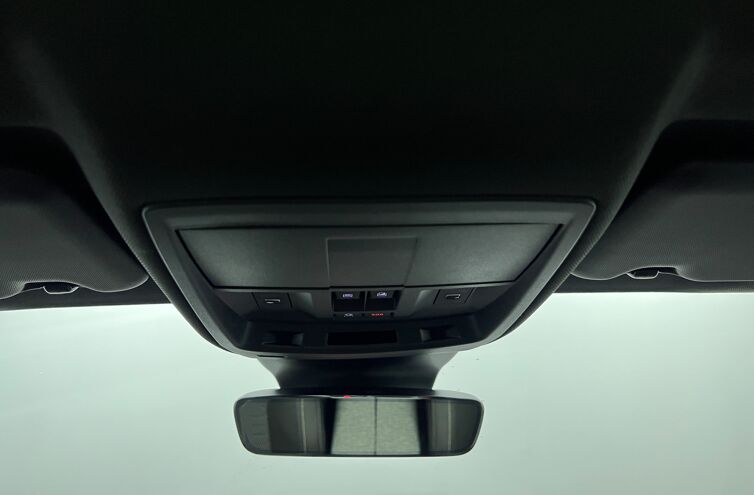 PEUGEOT 5008 SUV Hybride Essence