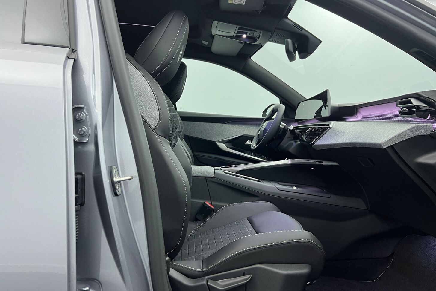 PEUGEOT 5008 SUV Hybride Essence