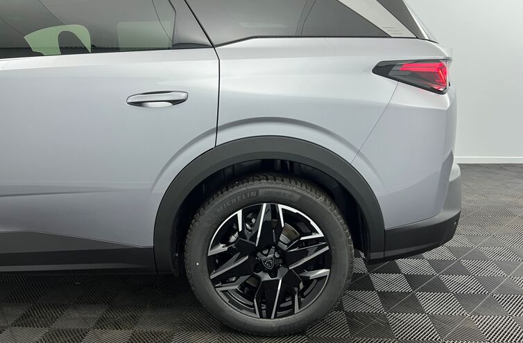 PEUGEOT 5008 SUV Hybride Essence