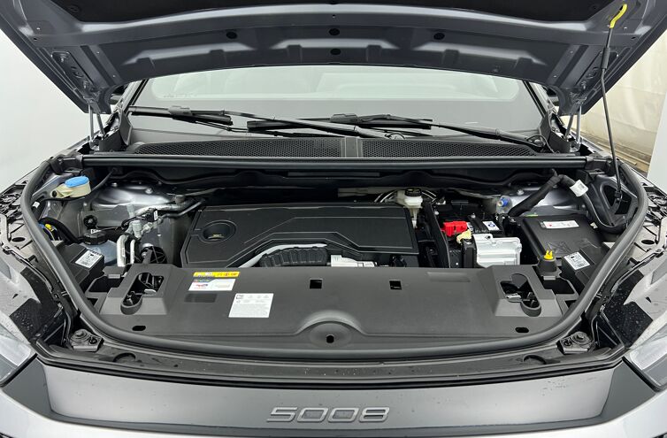 PEUGEOT 5008 SUV Hybride Essence