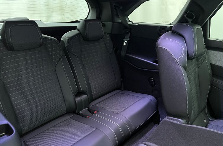 PEUGEOT 5008 SUV Hybride Essence