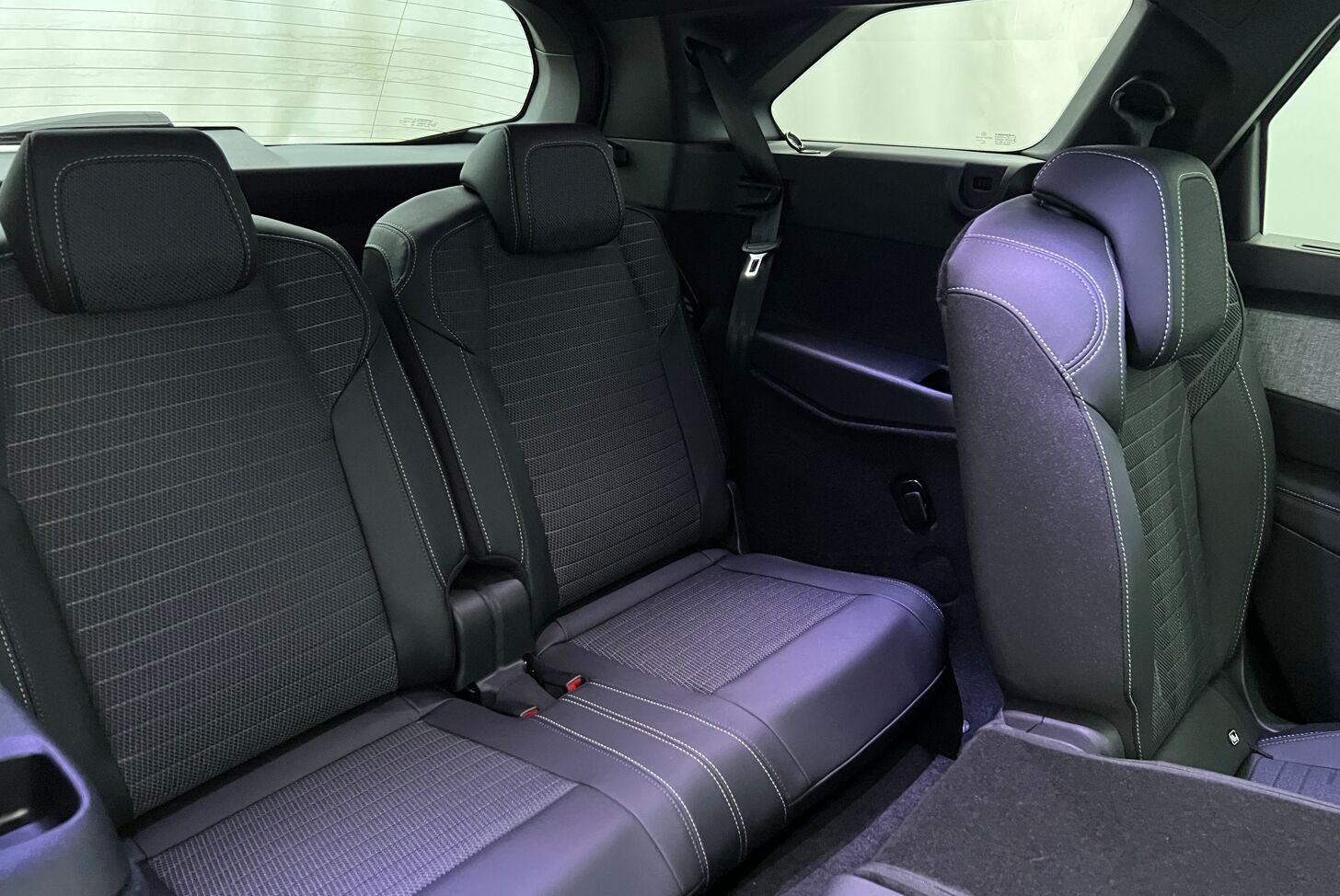 PEUGEOT 5008 SUV Hybride Essence