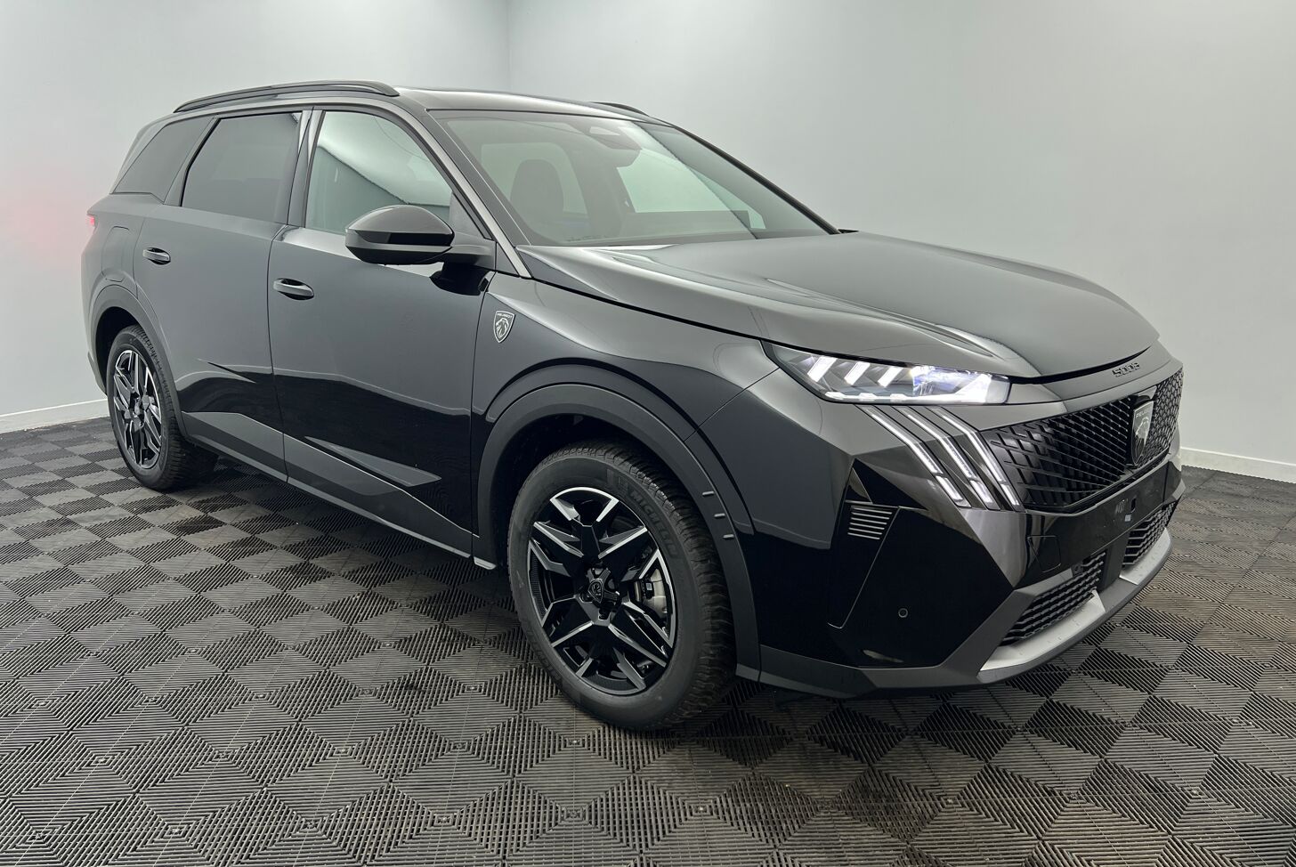 PEUGEOT 5008 SUV Hybride Essence