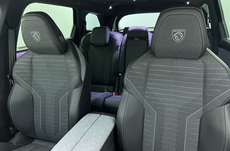 PEUGEOT 5008 SUV Hybride Essence