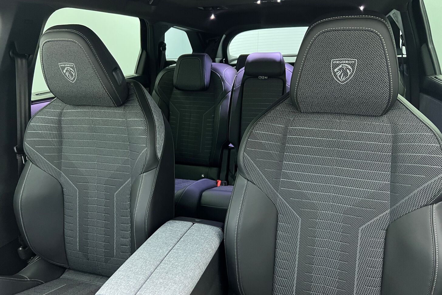 PEUGEOT 5008 SUV Hybride Essence