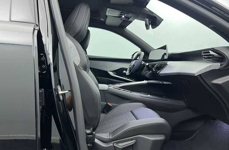 PEUGEOT 5008 SUV Hybride Essence