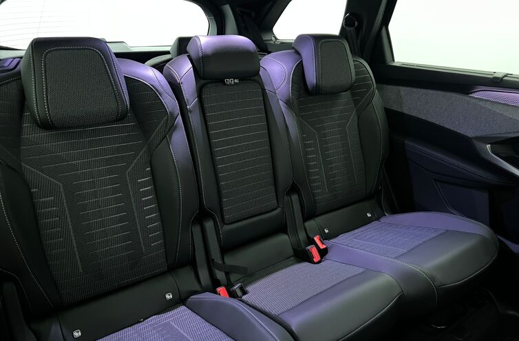 PEUGEOT 5008 SUV Hybride Essence