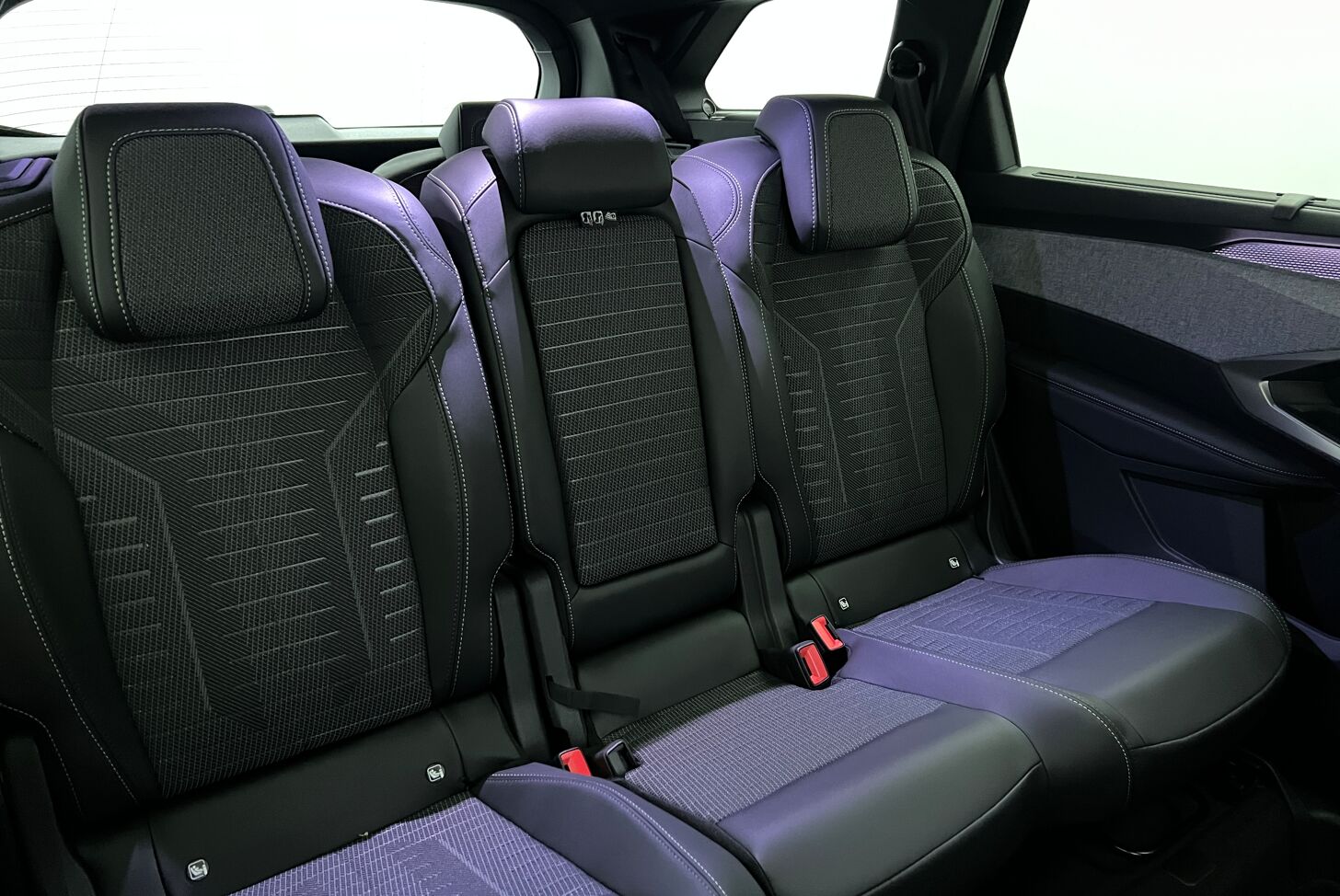 PEUGEOT 5008 SUV Hybride Essence