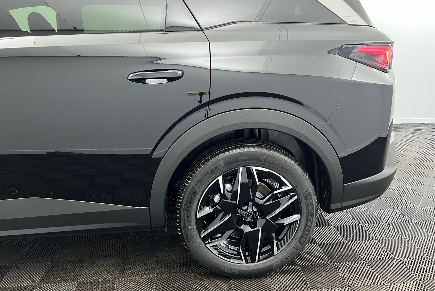 PEUGEOT 5008 SUV Hybride Essence