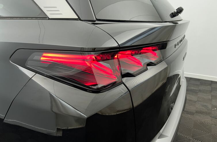PEUGEOT 5008 SUV Hybride Essence