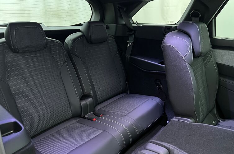 PEUGEOT 5008 SUV Hybride Essence