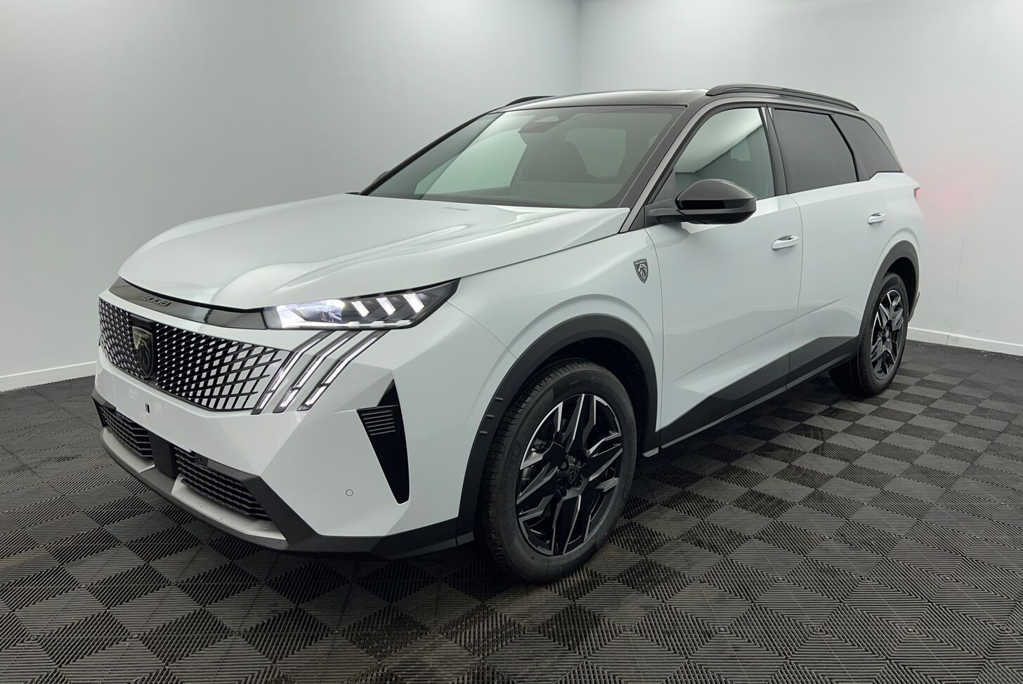 PEUGEOT 5008 SUV Hybride Essence