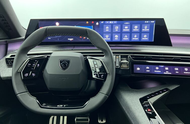 PEUGEOT 5008 SUV Hybride Essence