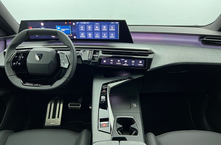 PEUGEOT 5008 SUV Hybride Essence