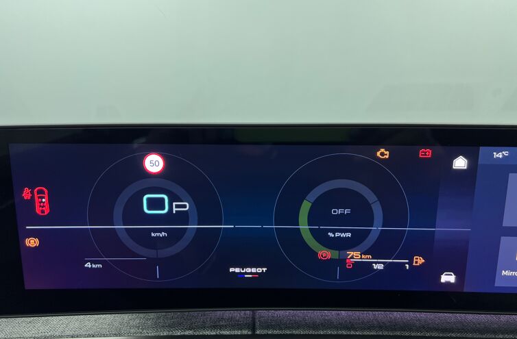 PEUGEOT 5008 SUV Hybride Essence