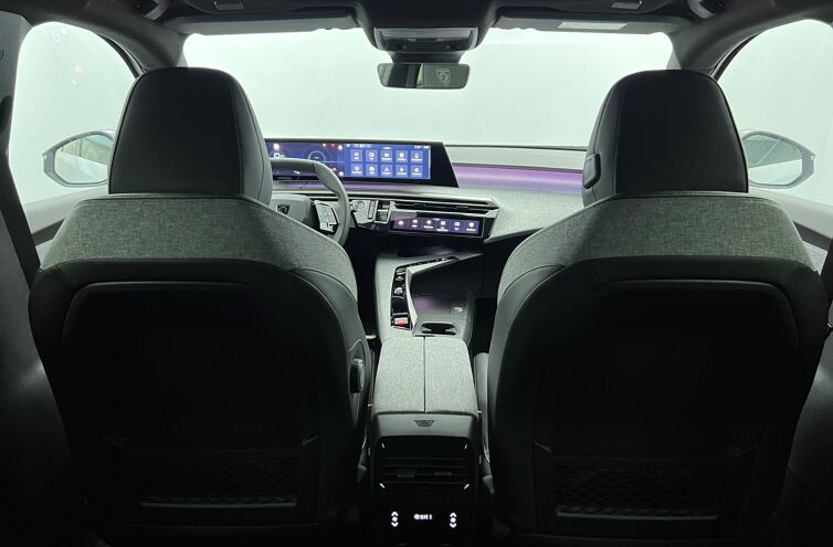 PEUGEOT 5008 SUV Hybride Essence