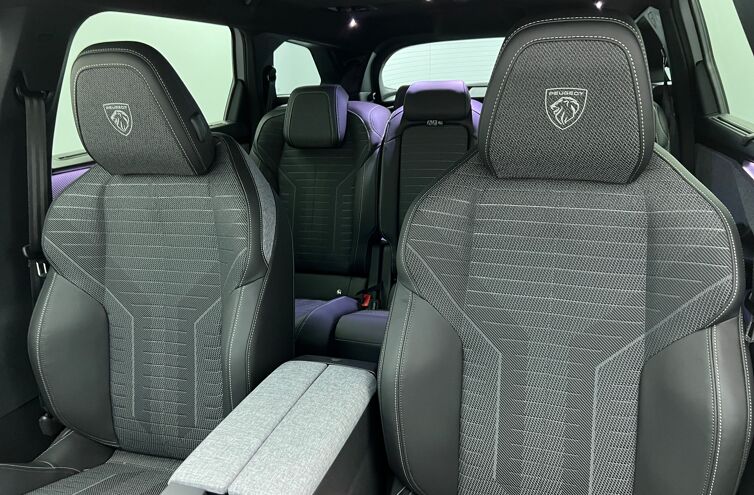 PEUGEOT 5008 SUV Hybride Essence