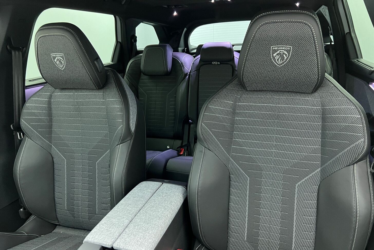 PEUGEOT 5008 SUV Hybride Essence