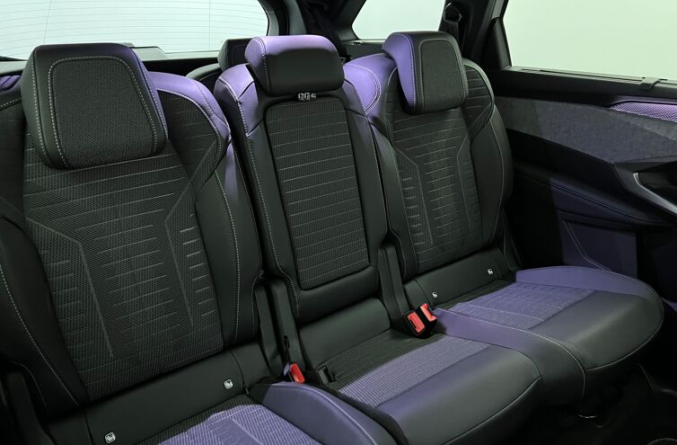 PEUGEOT 5008 SUV Hybride Essence