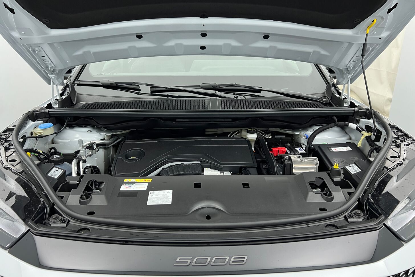 PEUGEOT 5008 SUV Hybride Essence