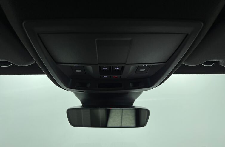 PEUGEOT 5008 SUV Hybride Essence