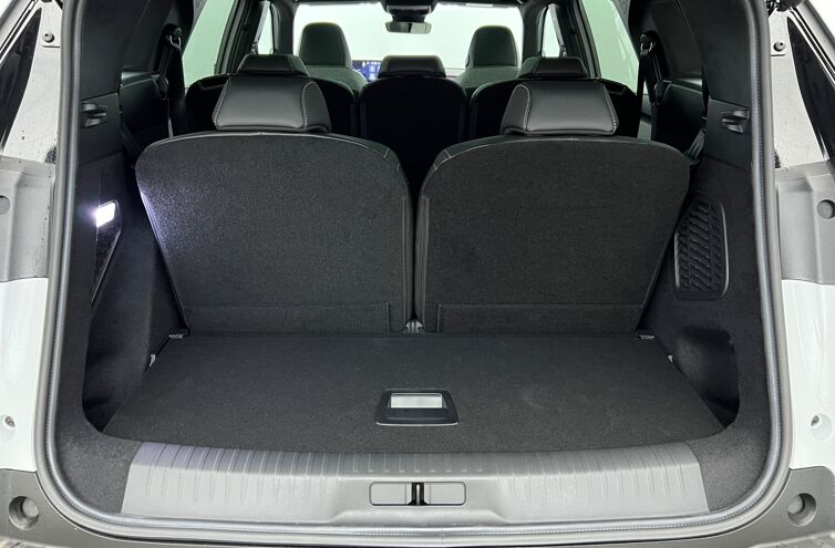 PEUGEOT 5008 SUV Hybride Essence