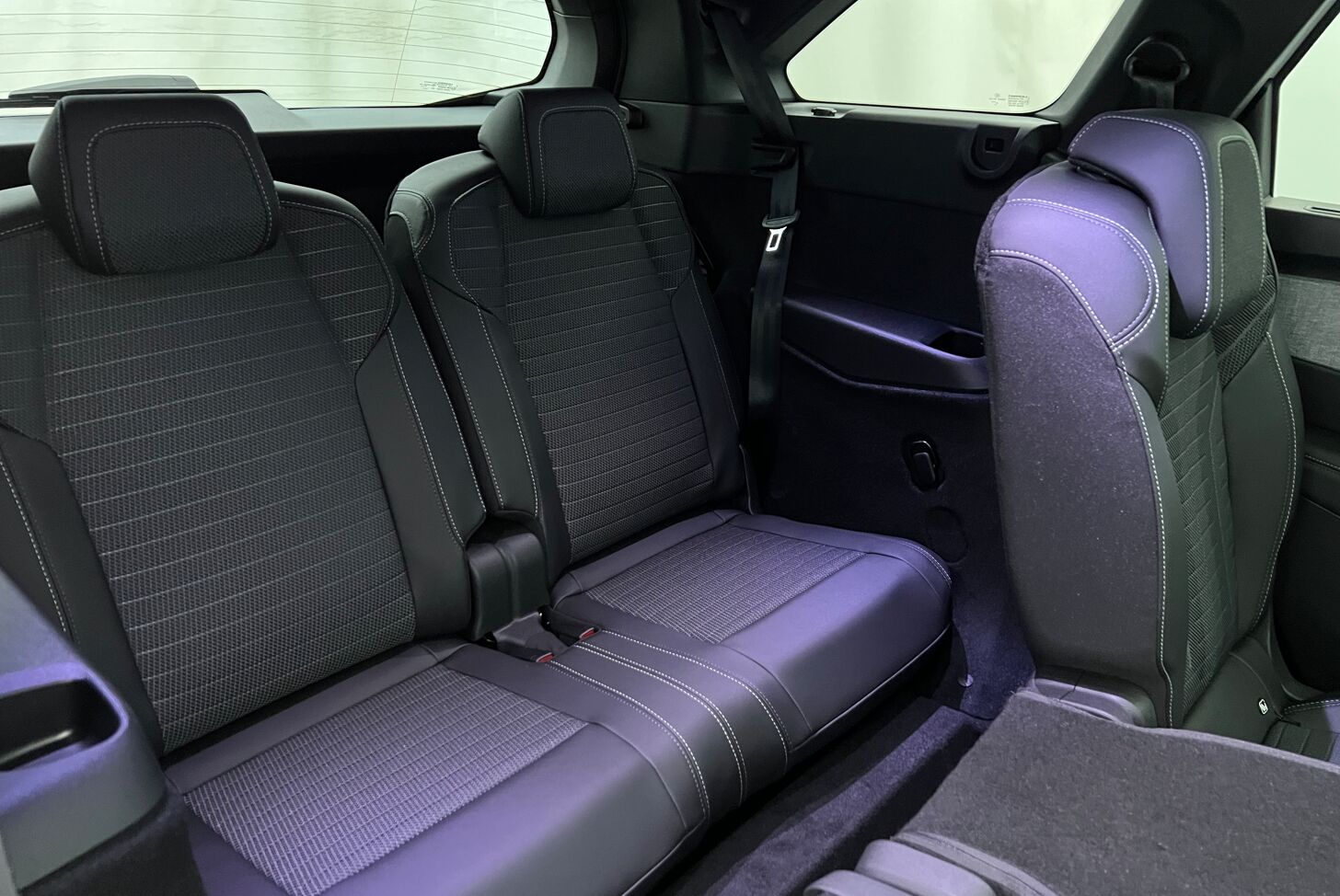 PEUGEOT 5008 SUV Hybride Essence