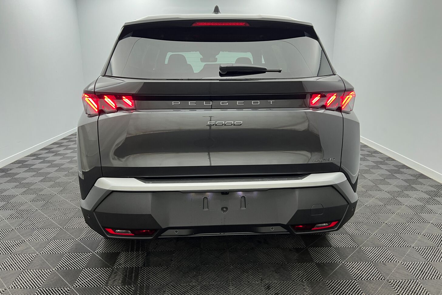 PEUGEOT 5008 SUV Hybride Essence