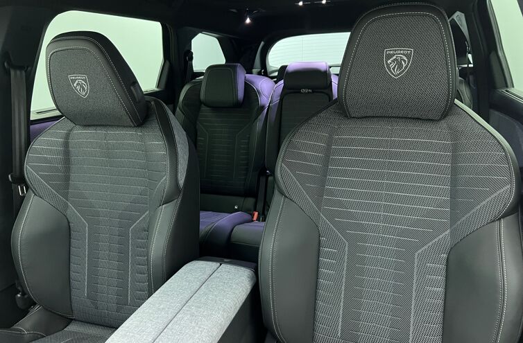 PEUGEOT 5008 SUV Hybride Essence