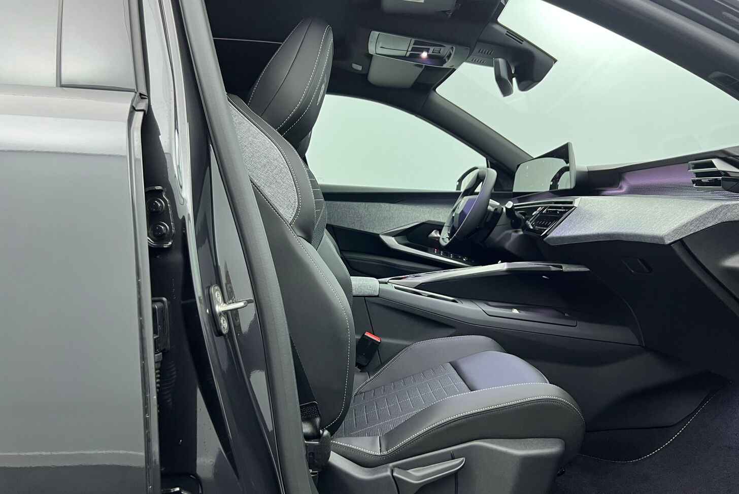 PEUGEOT 5008 SUV Hybride Essence