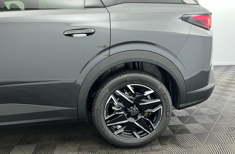 PEUGEOT 5008 SUV Hybride Essence